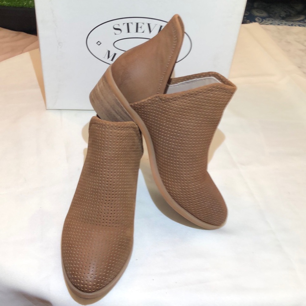 Steve Madden bootie